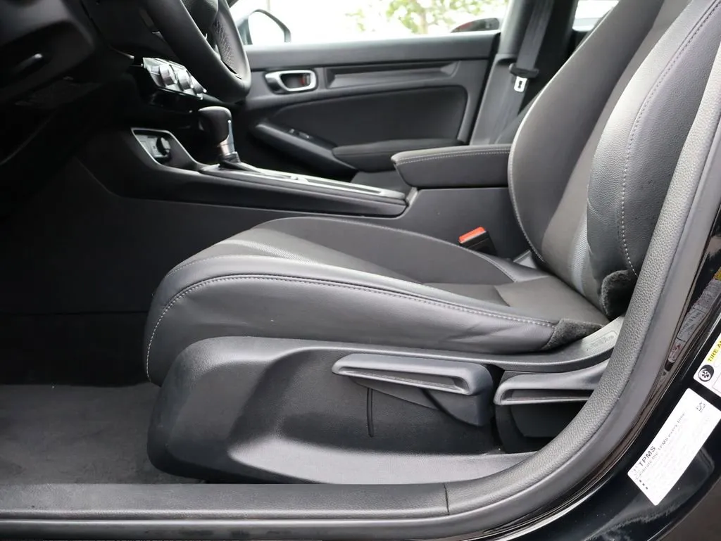 2024 Honda Civic Hatchback Sport - Photo 29