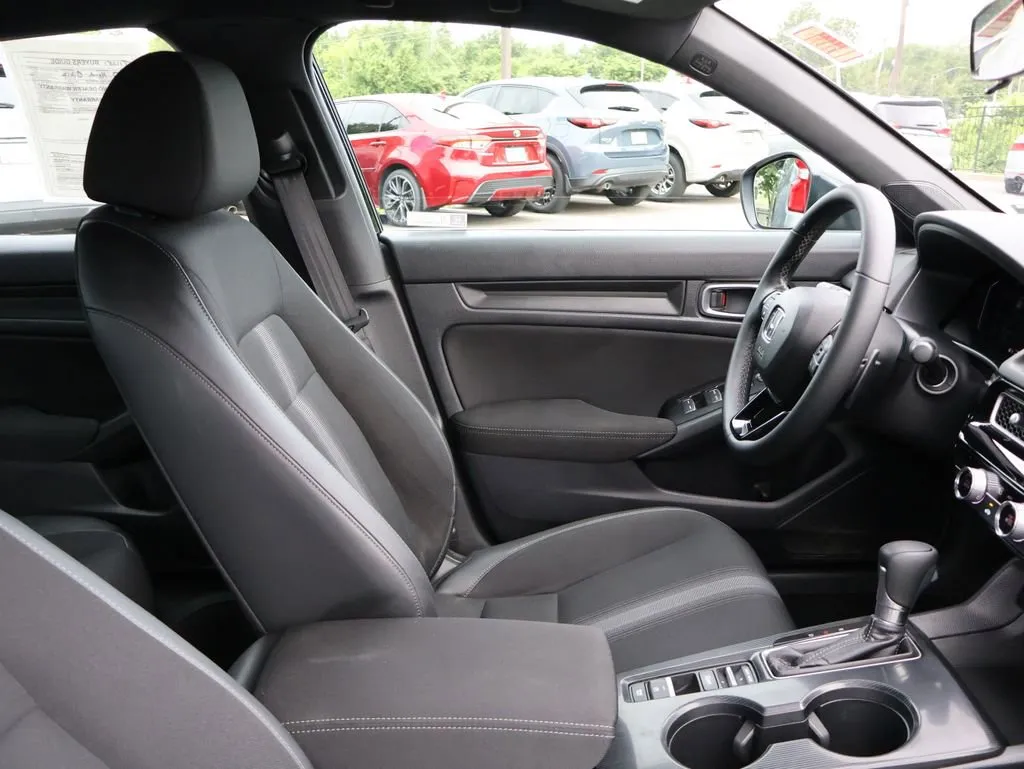 2024 Honda Civic Hatchback Sport - Photo 8