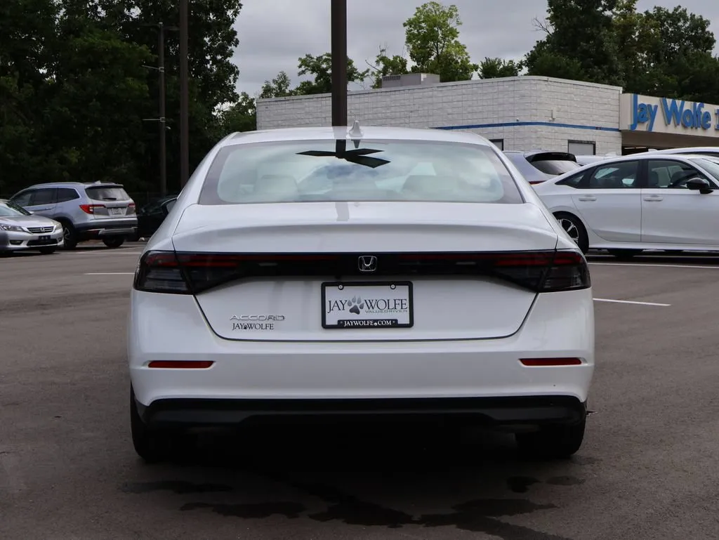 2024 Honda Accord LX - Photo 6