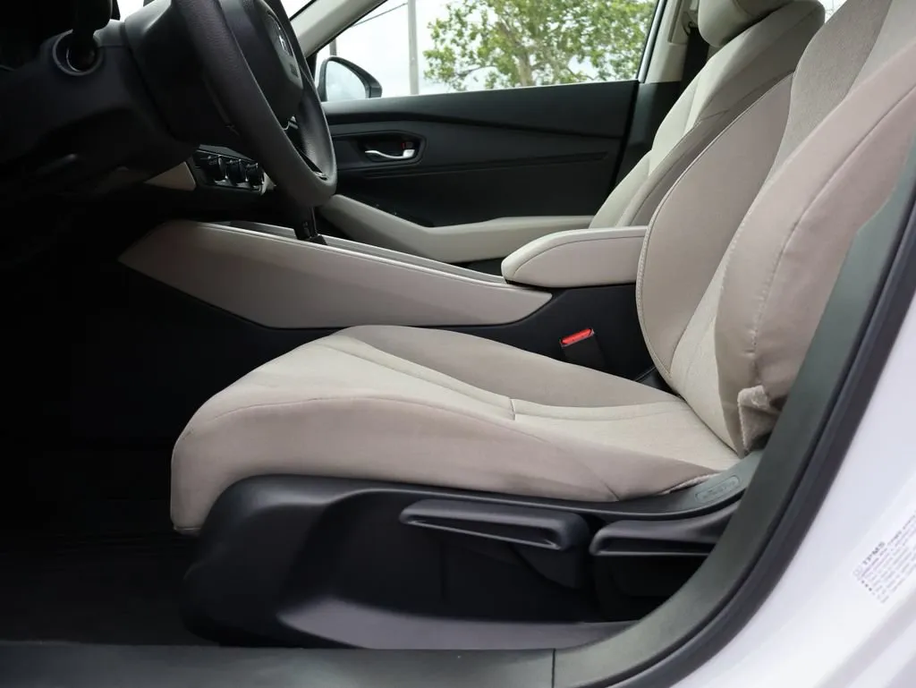2024 Honda Accord LX - Photo 28