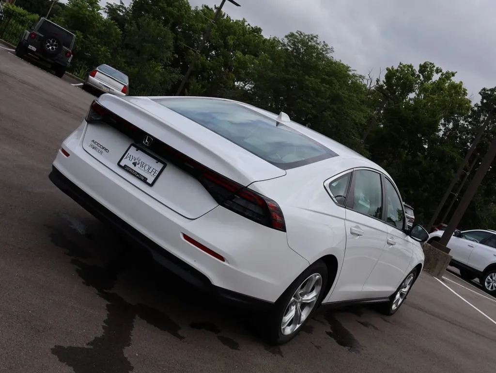 2024 Honda Accord LX - Photo 7