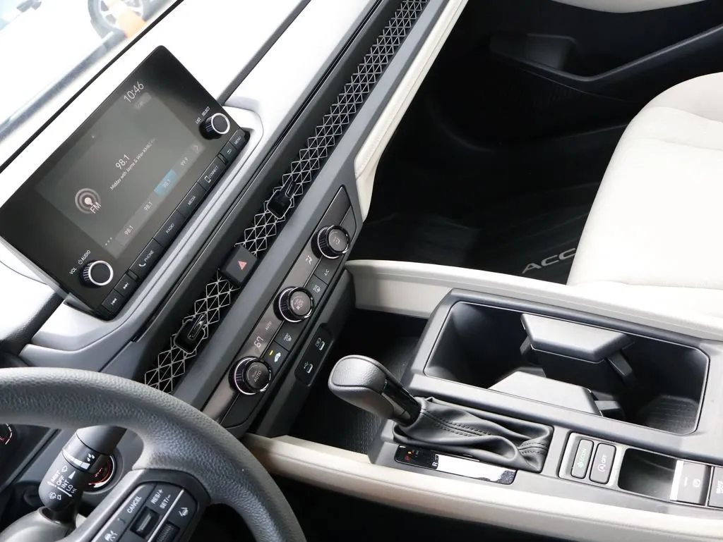 2024 Honda Accord LX - Photo 18
