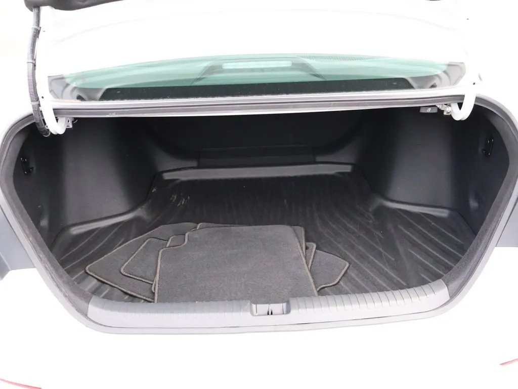 2024 Honda Accord LX - Photo 15
