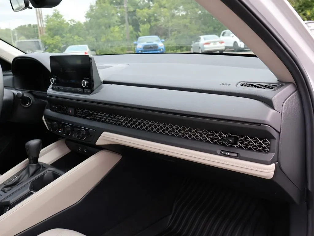 2024 Honda Accord LX - Photo 9