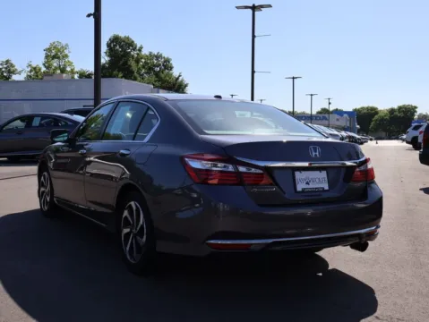 More photos of 2017 Honda Accord Sedan EX-L at Jay Wolfe Honda, MO