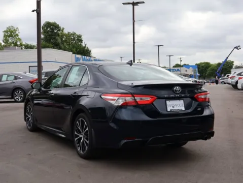 More photos of 2020 Toyota Camry SE at Jay Wolfe Honda, MO