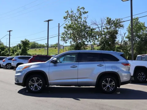 More photos of 2016 Toyota Highlander XLE at Jay Wolfe Honda, MO