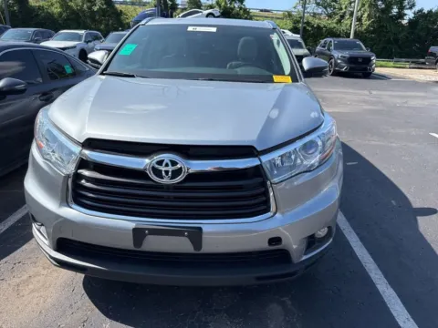 Photos of 2016 Toyota Highlander XLE for sale in Kansas City, MO at Jay Wolfe Honda