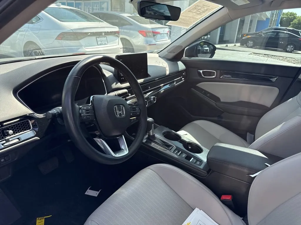 2024 Honda Civic Touring - Photo 8