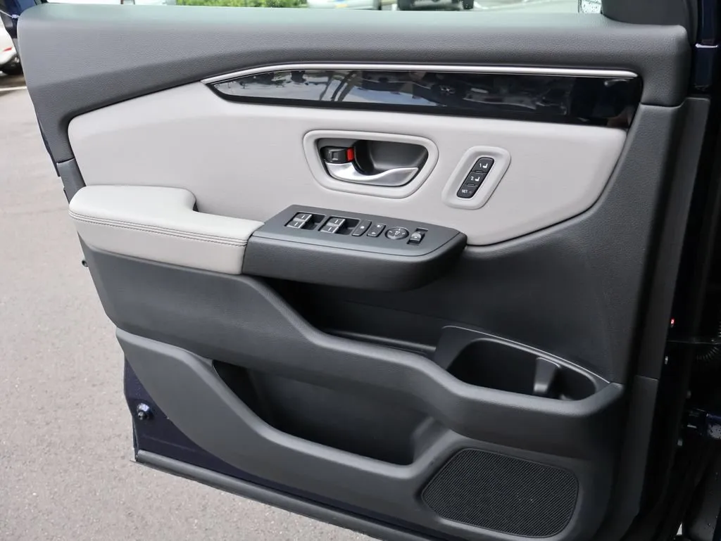 2025 Honda Pilot EX-L - Photo 30
