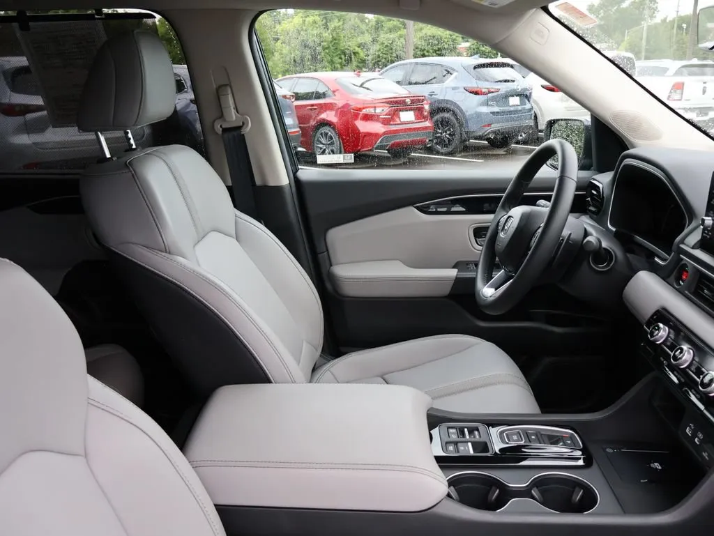 2025 Honda Pilot EX-L - Photo 8