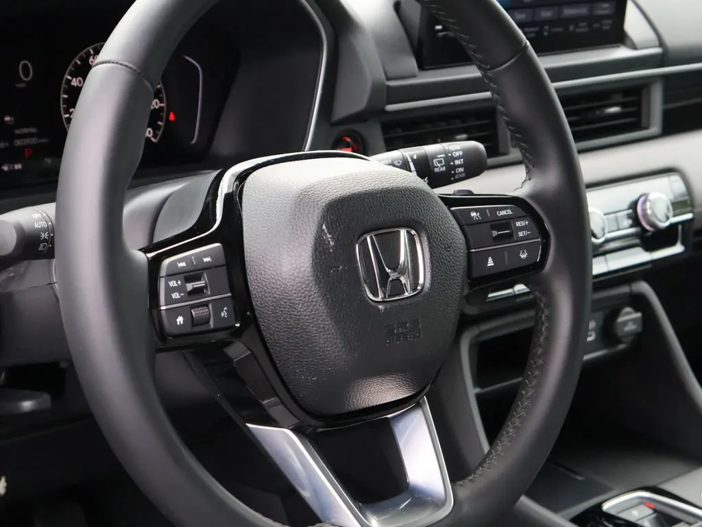 2025 Honda Pilot EX-L - Photo 18