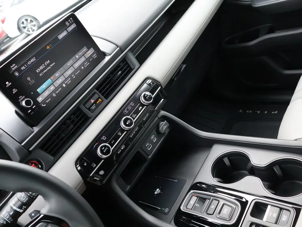 2025 Honda Pilot EX-L - Photo 19
