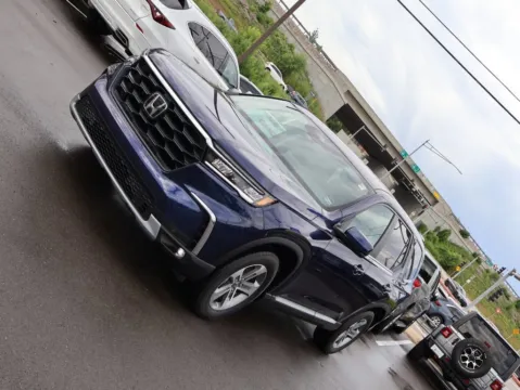 Another view of 2025 Honda Pilot EX-L for sale in Kansas City, MO at Jay Wolfe Honda