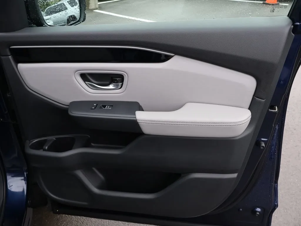 2025 Honda Pilot EX-L - Photo 11