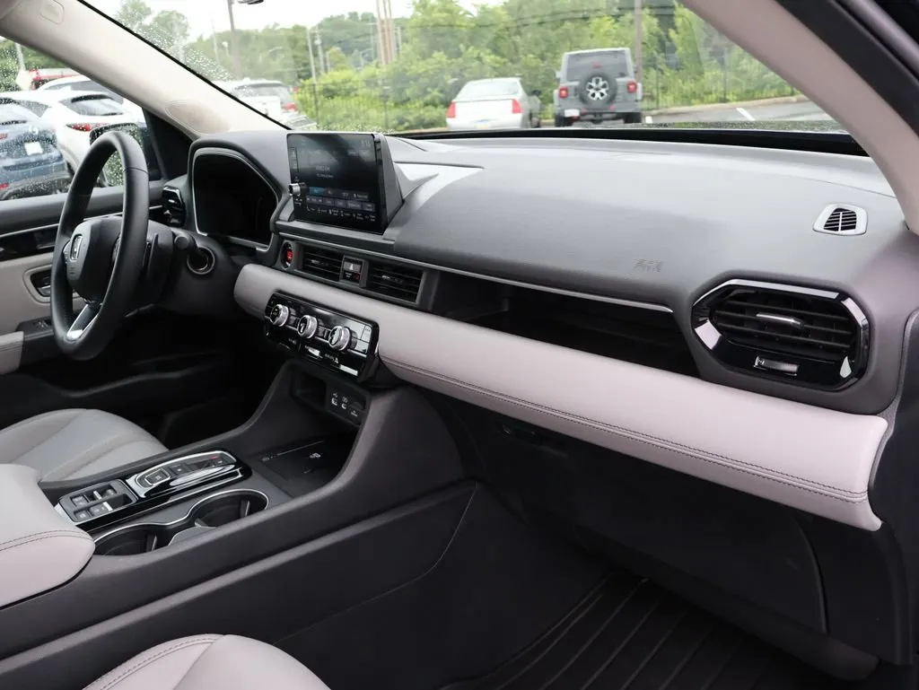 2025 Honda Pilot EX-L - Photo 9