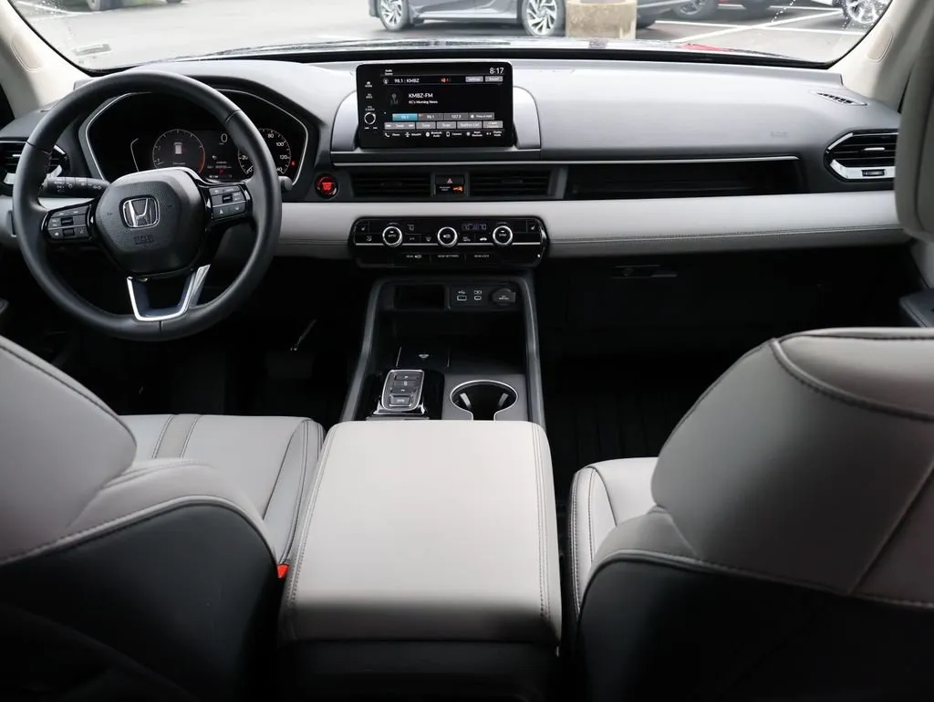 2025 Honda Pilot EX-L - Photo 13