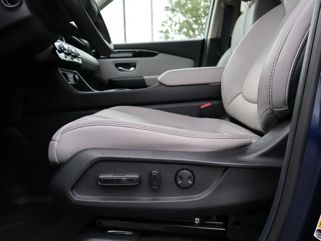 2025 Honda Pilot EX-L - Photo 31