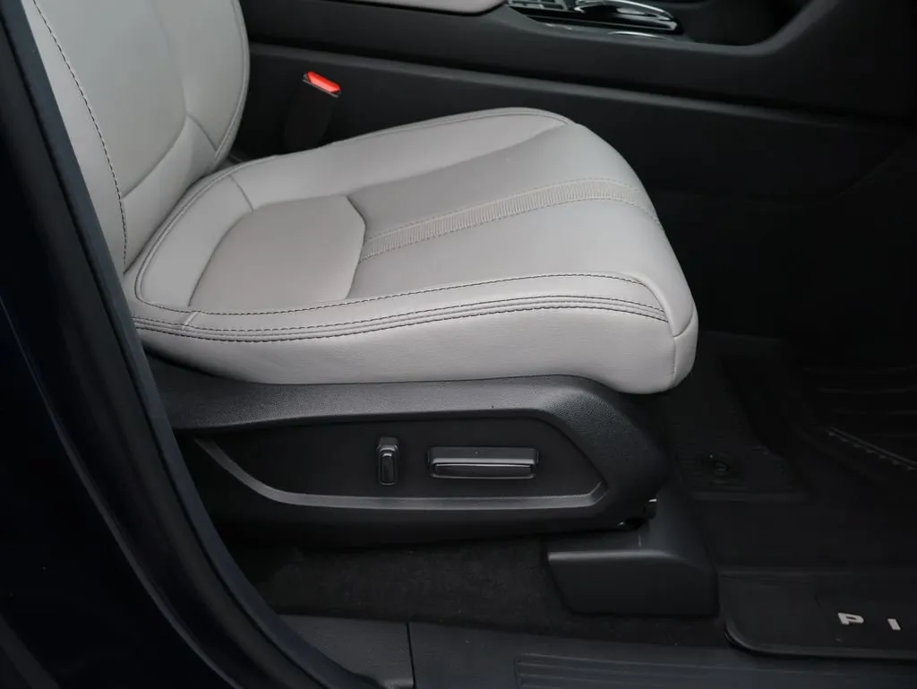 2025 Honda Pilot EX-L - Photo 10