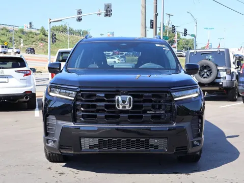 Photos of 2026 Honda Pilot Black Edition for sale in Kansas City, MO at Jay Wolfe Honda
