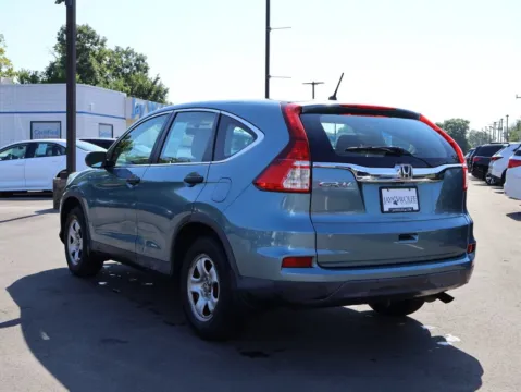 More photos of 2015 Honda CR-V LX at Jay Wolfe Honda, MO