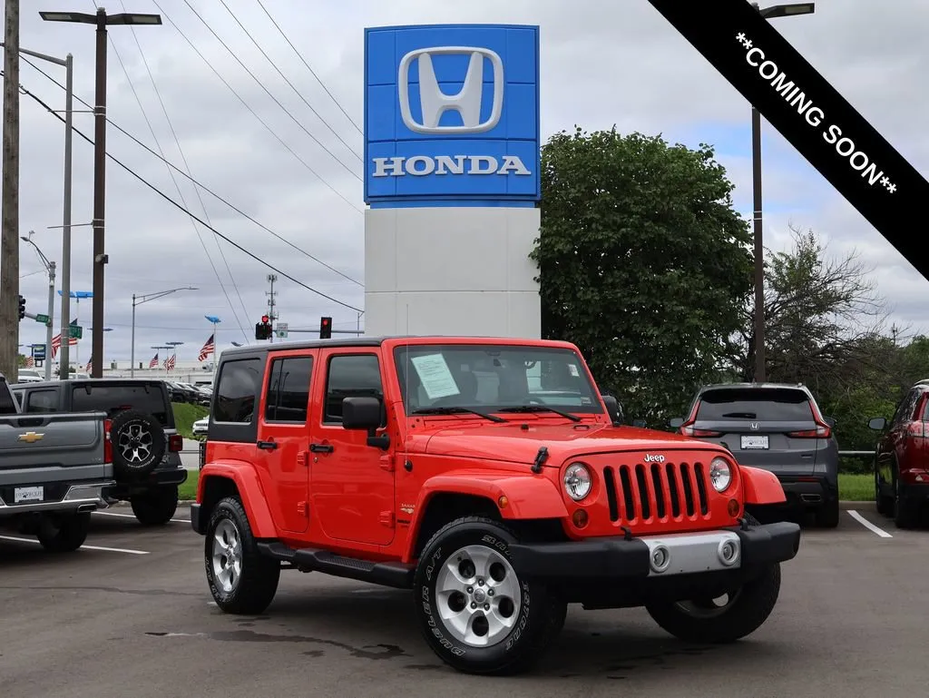 Used 2013 Jeep Wrangler Unlimited Sahara with VIN 1C4BJWEG4DL625682 for sale in Kansas City