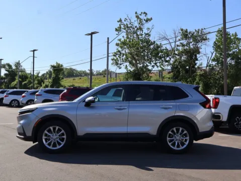 More photos of 2023 Honda CR-V EX-L at Jay Wolfe Honda, MO