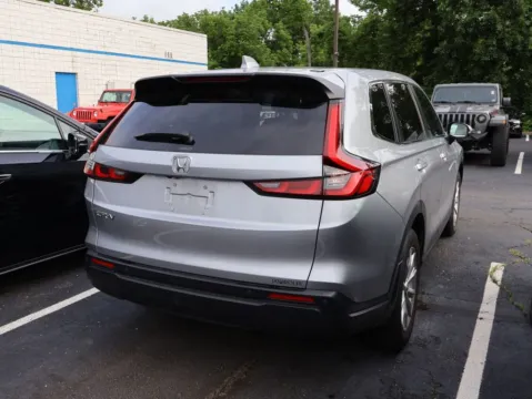 More photos of 2023 Honda CR-V EX-L at Jay Wolfe Honda, MO