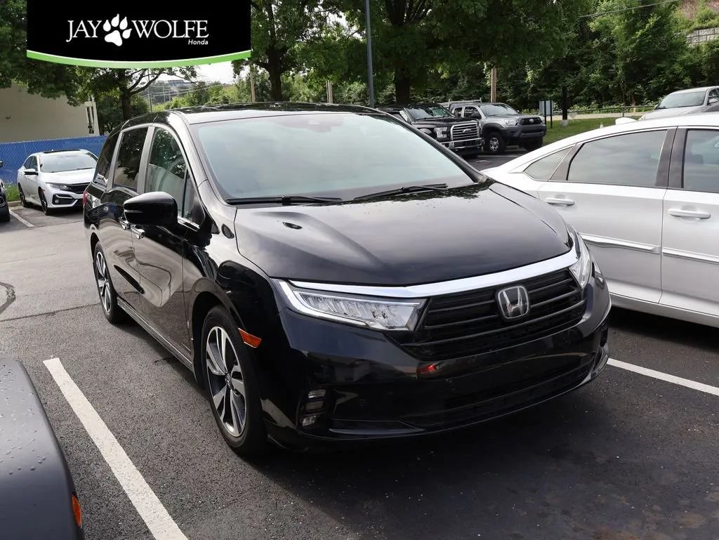 Black 2023 Honda Odyssey Touring for sale in Kansas City, MO
