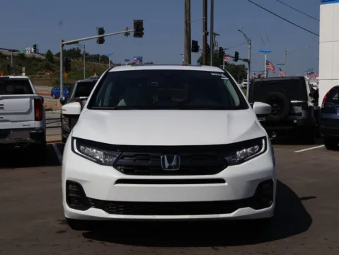 Photos of 2026 Honda Odyssey EX-L for sale in Kansas City, MO at Jay Wolfe Honda