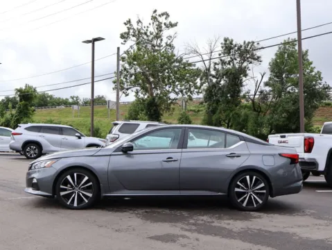 More photos of 2021 Nissan Altima 2.0 SR at Jay Wolfe Honda, MO