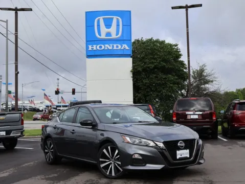 Gray 2021 Nissan Altima 2.0 SR for sale in Kansas City, MO