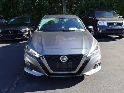 Photos of 2021 Nissan Altima 2.0 SR for sale in Kansas City, MO at Jay Wolfe Honda