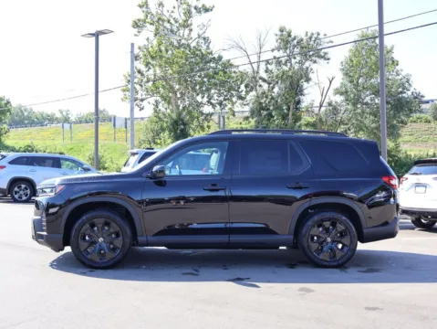 More photos of 2026 Honda Pilot Black Edition at Jay Wolfe Honda, MO