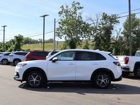 More photos of 2023 Honda HR-V EX-L at Jay Wolfe Honda, MO