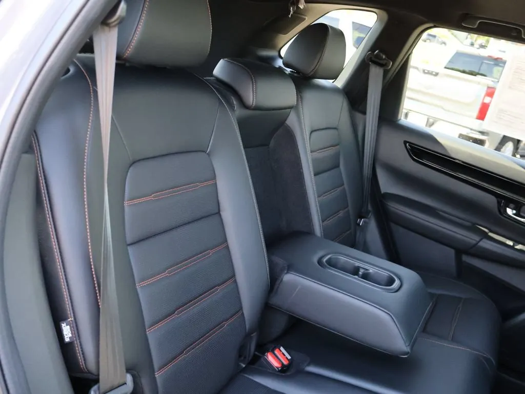 2025 Honda CR-V Sport Touring - Photo 12
