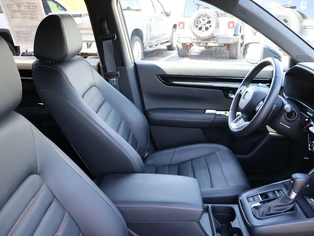 2025 Honda CR-V Sport Touring - Photo 8