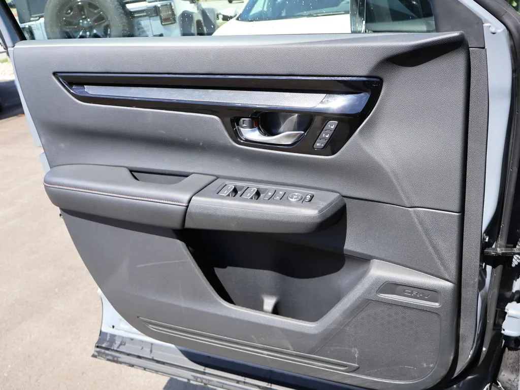 2025 Honda CR-V Sport Touring - Photo 32