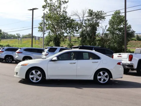 More photos of 2010 Acura TSX 2.4 at Jay Wolfe Honda, MO