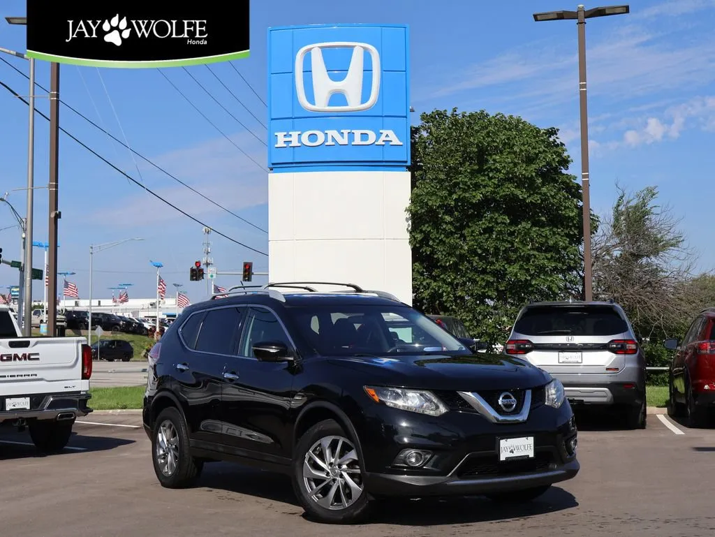 Used 2015 Nissan Rogue SL with VIN 5N1AT2MV5FC909223 for sale in Kansas City