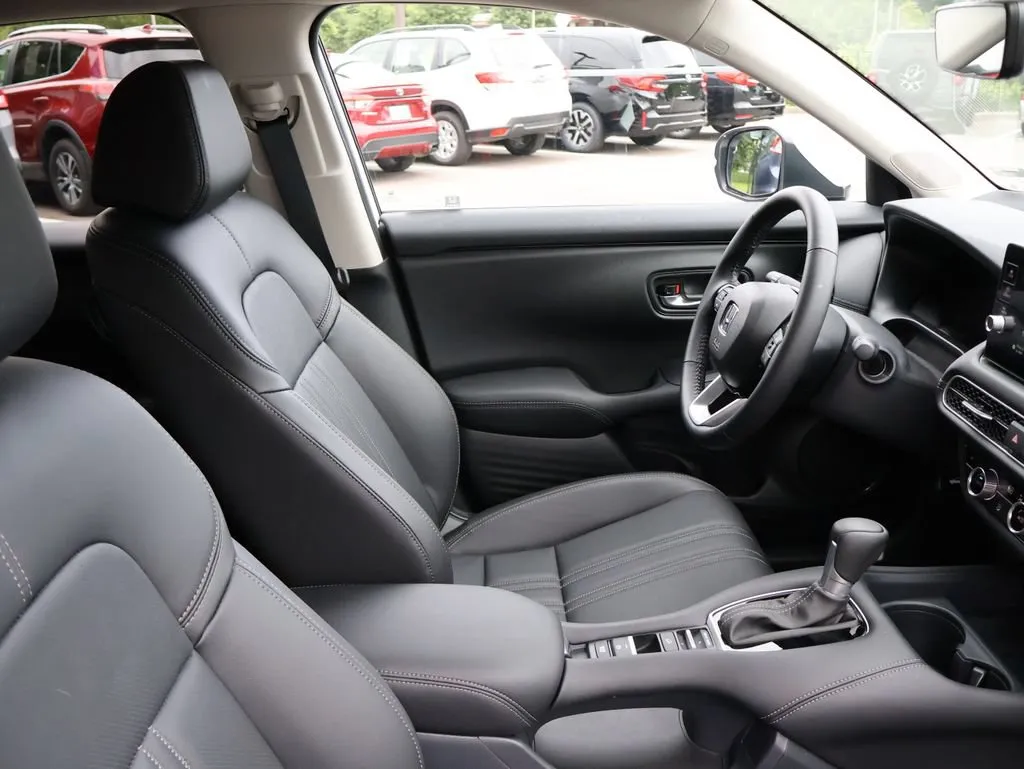 2026 Honda HR-V EX-L - Photo 8