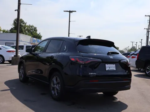More photos of 2027 Honda HR-V LX at Jay Wolfe Honda, MO