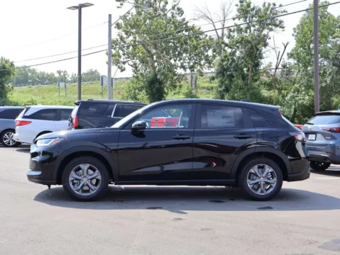 More photos of 2027 Honda HR-V LX at Jay Wolfe Honda, MO