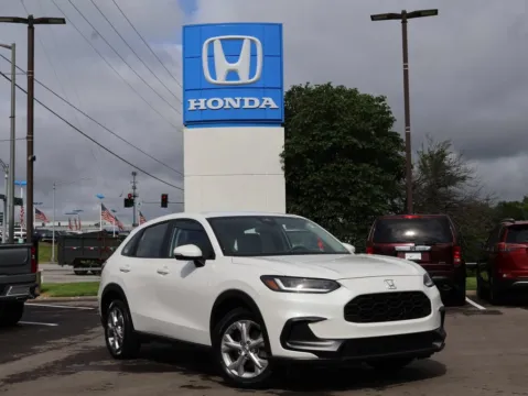 White 2024 Honda HR-V LX for sale in Kansas City, MO