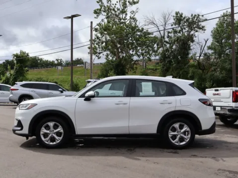More photos of 2024 Honda HR-V LX at Jay Wolfe Honda, MO