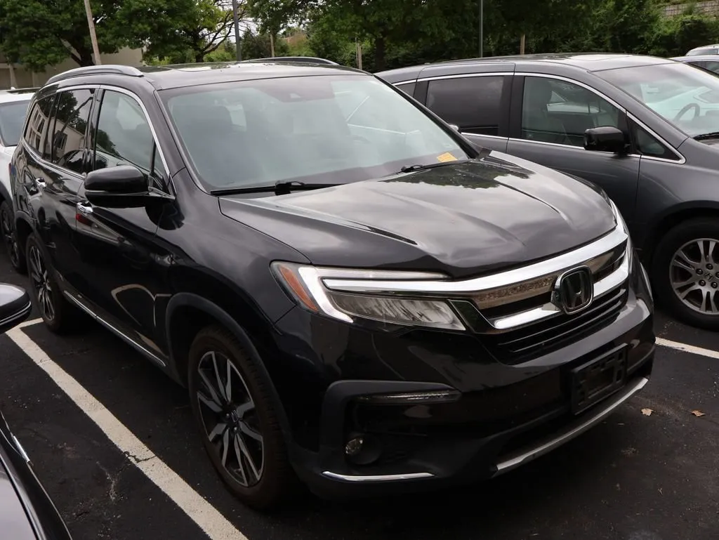 Black 2022 Honda Pilot Touring 7-Passenger for sale in Kansas City, MO