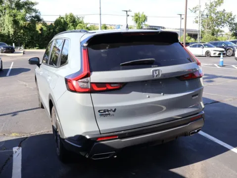 More photos of 2024 Honda CR-V Hybrid Sport Touring at Jay Wolfe Honda, MO