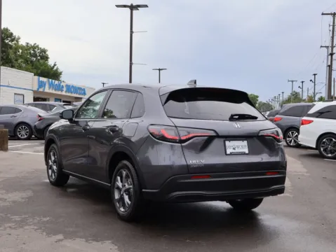 More photos of 2027 Honda HR-V LX at Jay Wolfe Honda, MO