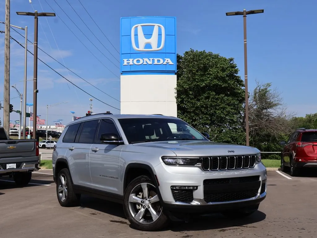 Silver 2021 Jeep Grand Cherokee L Limited for sale in Kansas City, MO