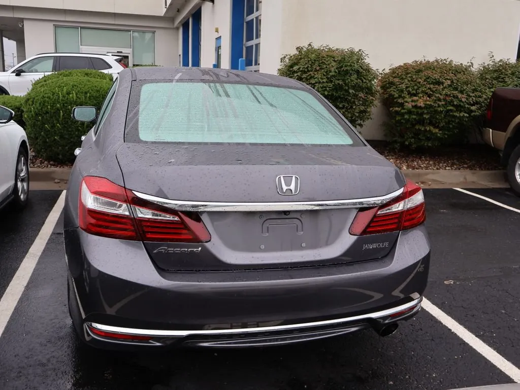 2017 Honda Accord EX-L - Photo 6